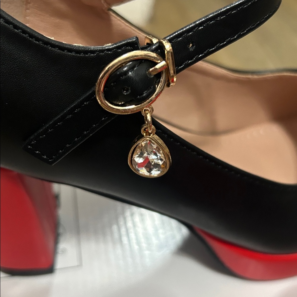 Elegant Black and Red Women's Heels - Picture 2 of 6